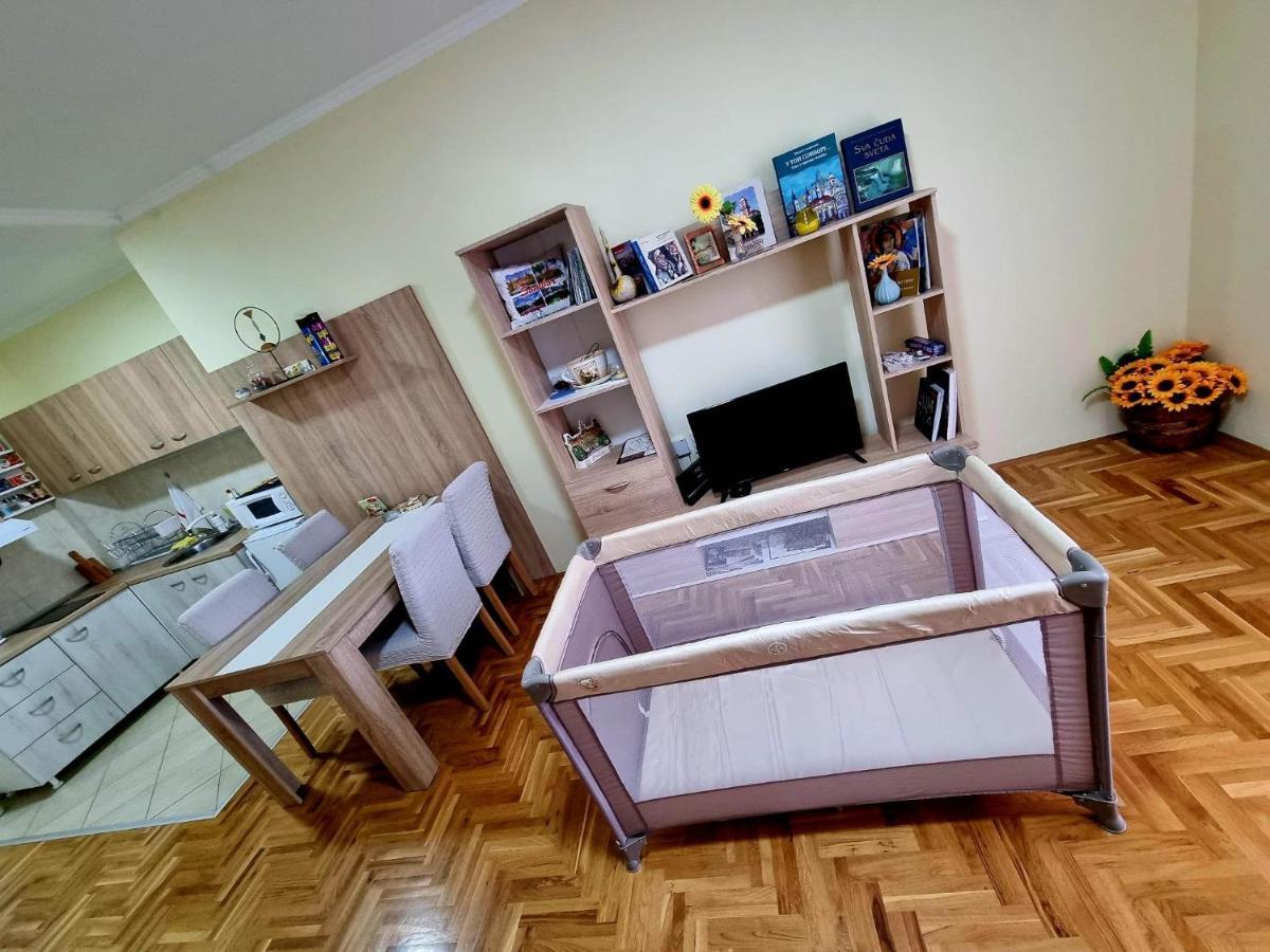 Sunflower Sombor Bagian luar foto
